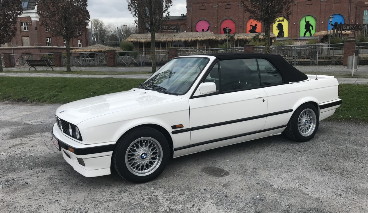 BMW E30 320I